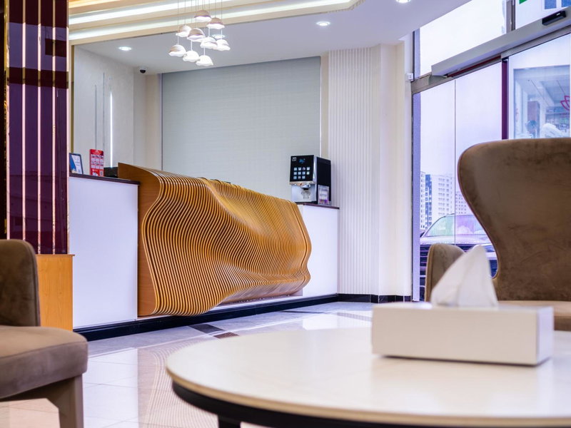 OYO Townhouse 156 Rose Hotel Apartments, Muscat, Oman