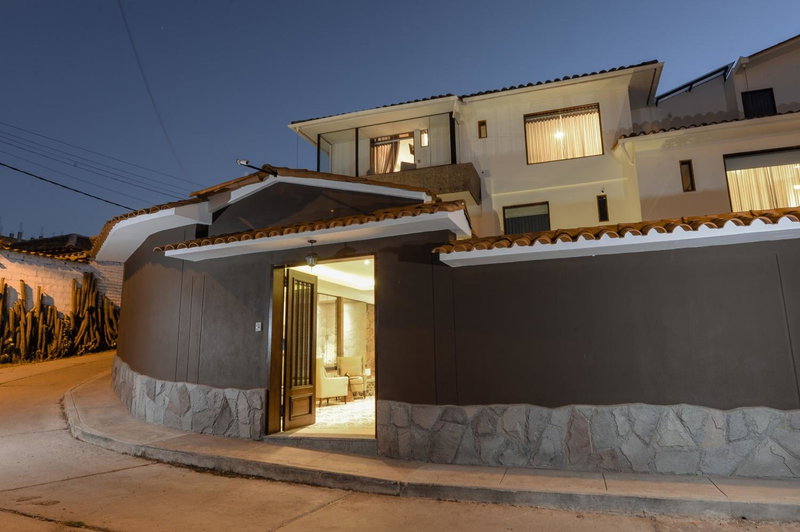Casa Esmeralda by Katari, Santiago, Perú