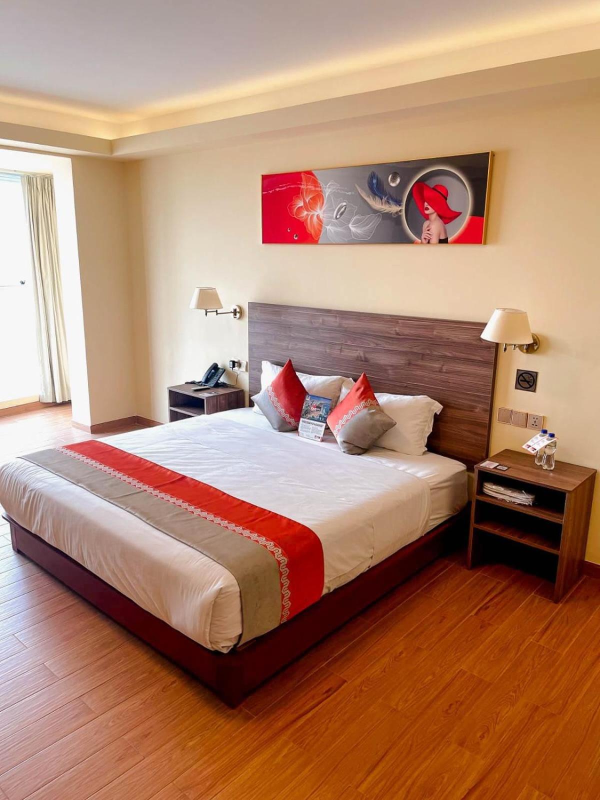 SM HOTEL Plus, Peru