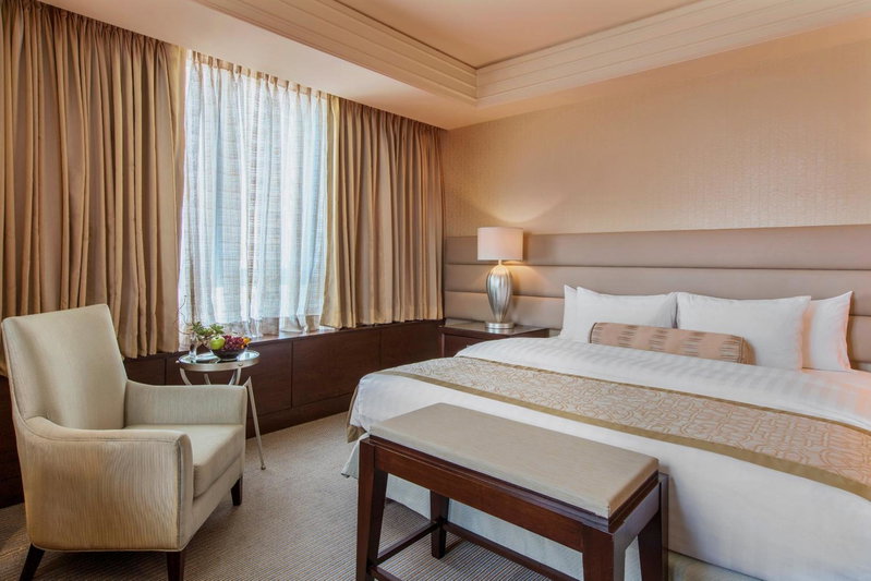 Quest Plus Filinvest City Manila, Banco Filipino Homes, Филиппины