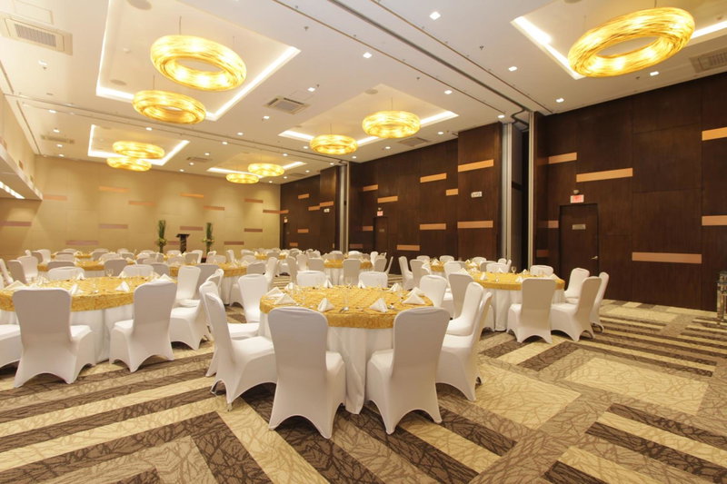 Bayfront Hotel Cebu North Reclamation, Mandaue City, Philippines