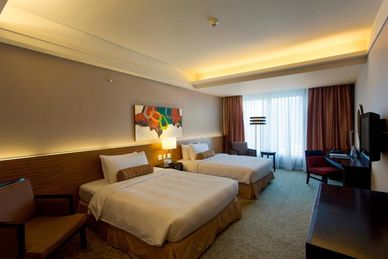 The Bellevue Manila, Banco Filipino Homes, Filipinas