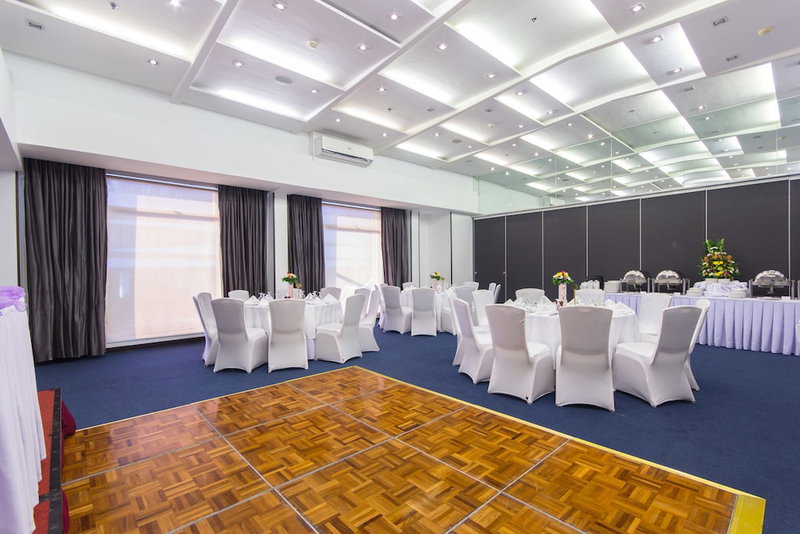 Microtel by Wyndham Mall of Asia, Baclaran, Philippinen