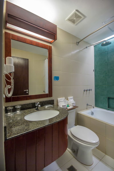 Microtel by Wyndham Mall of Asia, Baclaran, Philippinen