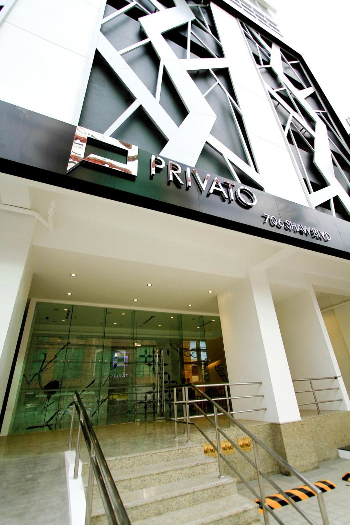 Privato Ortigas, Philippines