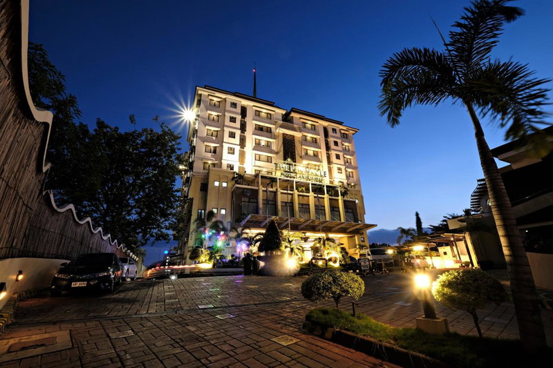 The Pinnacle Hotel and Suites, Davao, Филиппины