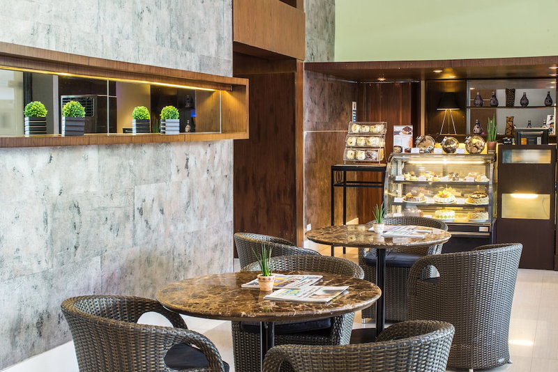 The B Hotel, Banco Filipino Homes, Filipinas