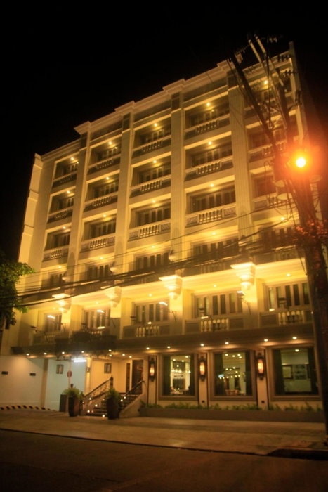 Herald Suites Polaris, Bel Air, Filipinas