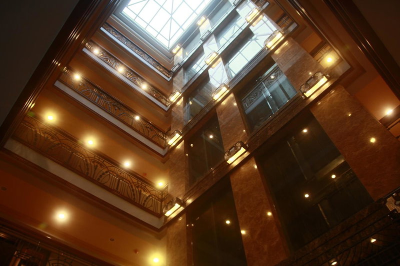 Herald Suites Polaris, Bel Air, Filipinas