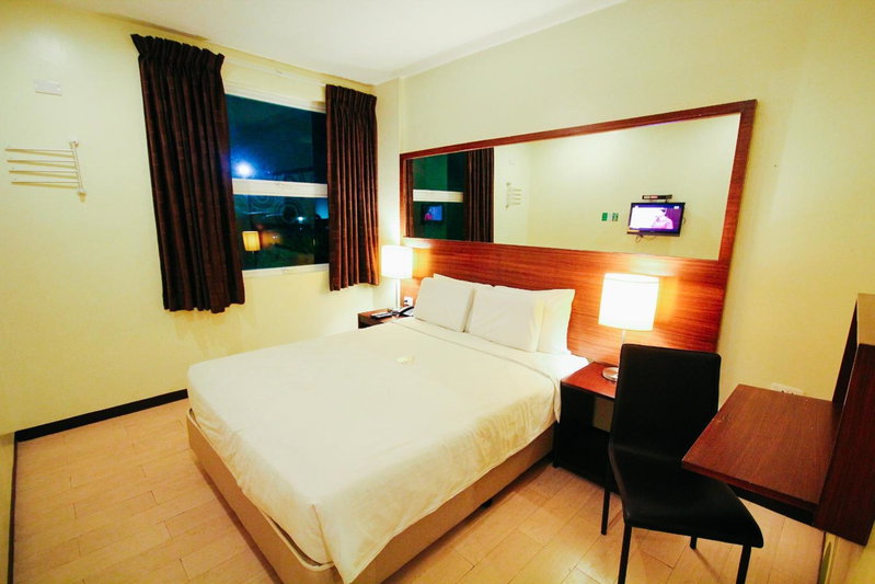 Go Hotels Plus Bacolod - Newly Renovated, Bacolod City, Филиппины