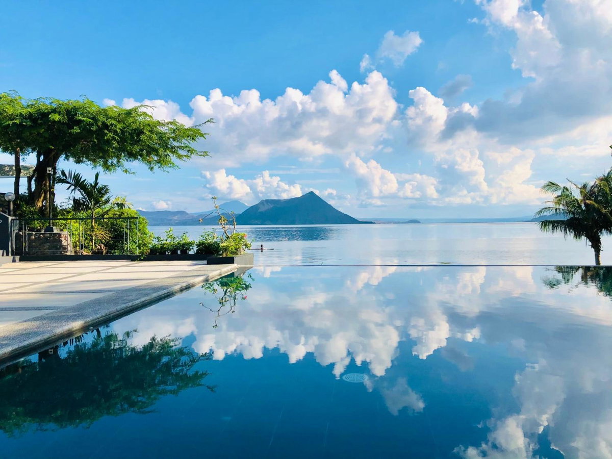 Hotel · Nuuk Taal Lake, Tagaytay