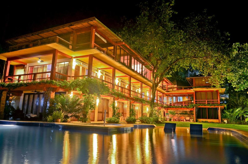 Punta Bulata White Beach Resort & Spa, Sipalay, Filipinas