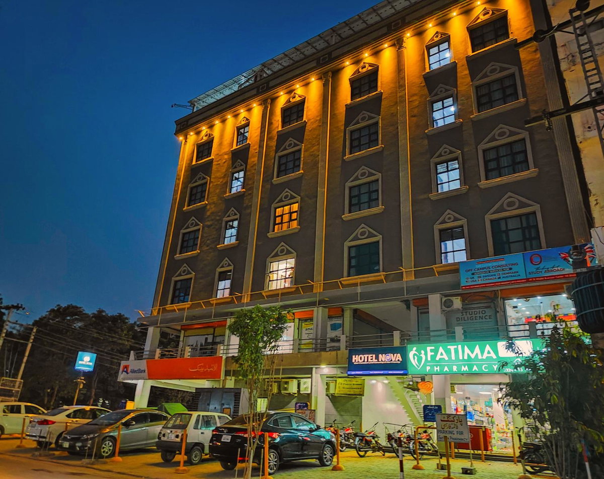 Hotel Nova, Pakistán