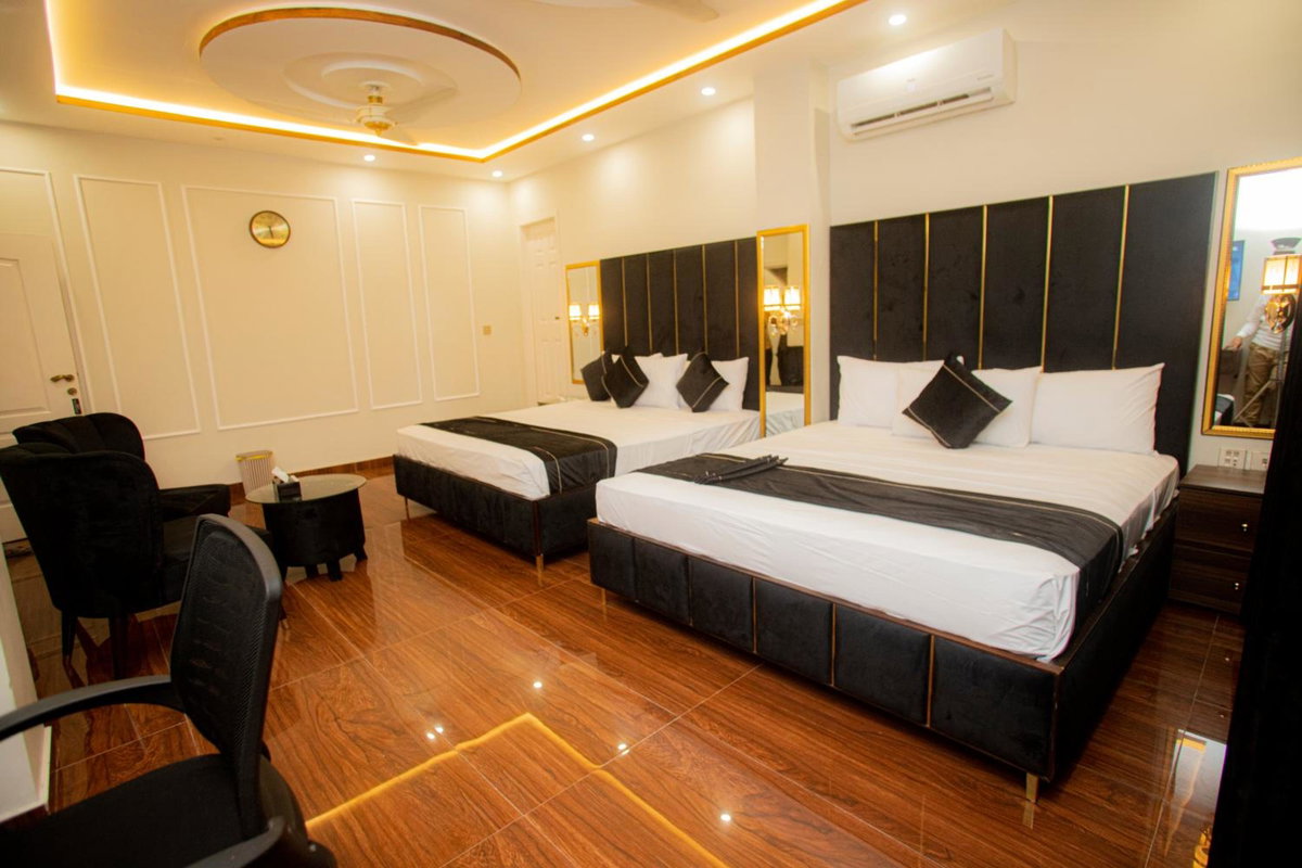 Hotel · Hotel white season Gulberg, Lahore