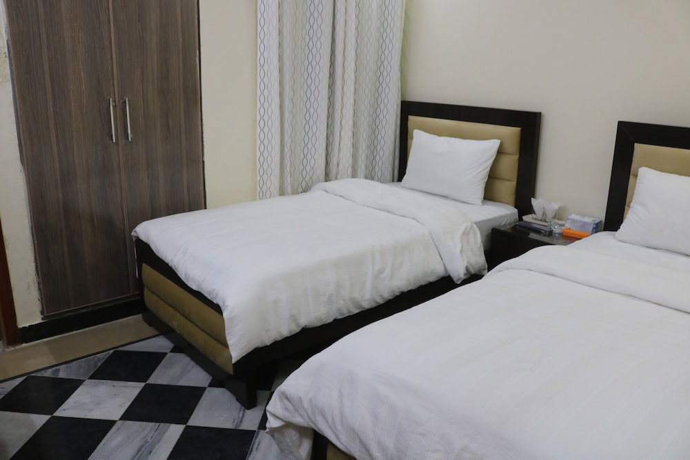 AK Guest House, Pakistán