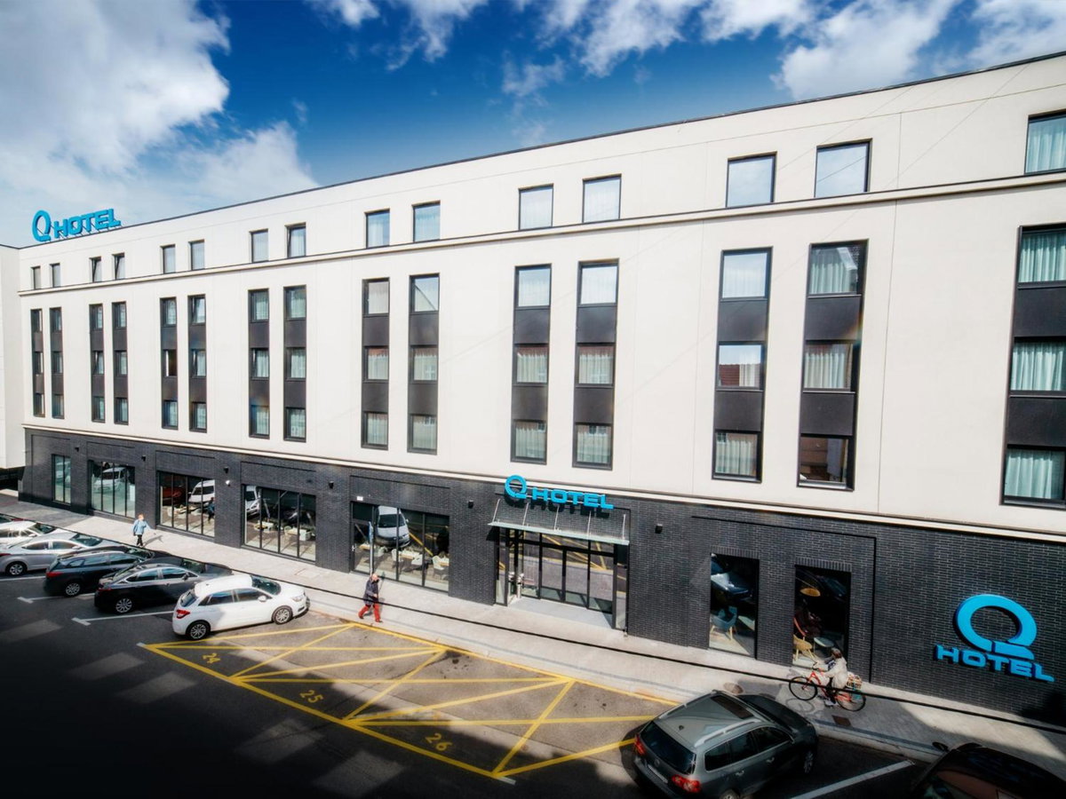 Отель · Q Hotel Plus Katowice, Katowice