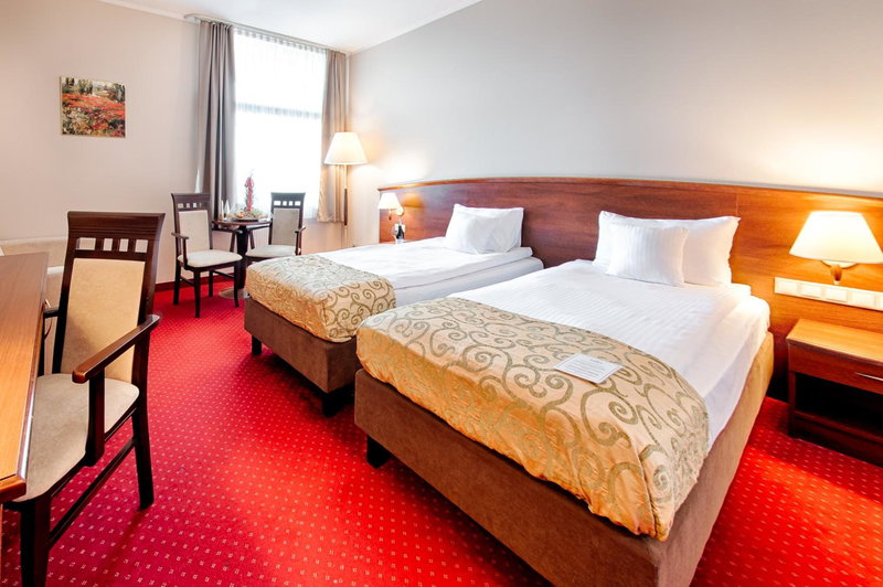 Grand Royal Hotel, Lubon, Польша