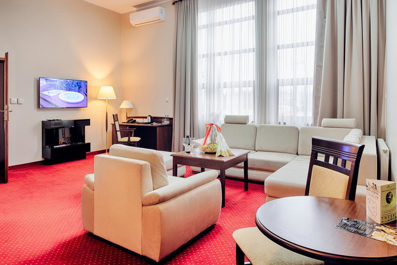 Grand Royal Hotel, Lubon, Польша