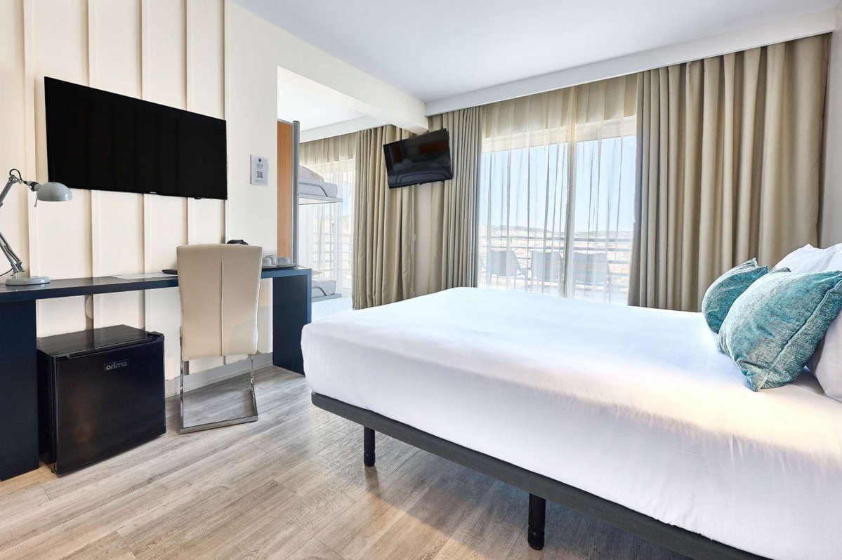Hotel · TRYP by Wyndham Lisboa Caparica Mar, Caparica
