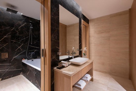 The Bentley Luxury Hotel & Suites, Doha, Qatar