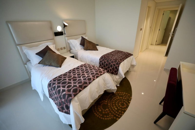 Waterfront 2 Bed Apartment Sleeps 4 With Parking, Lusail, Qatar