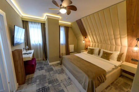 Elexus Boutique, Rasnov, Rumanía
