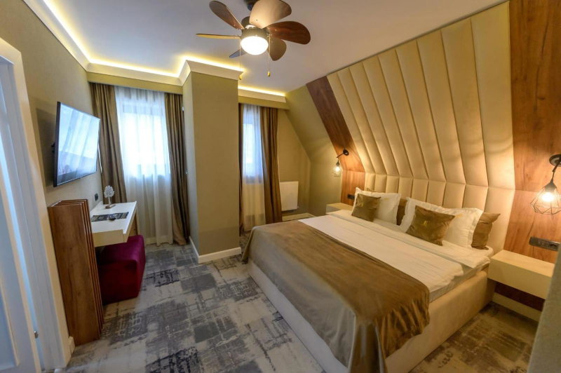 Elexus Boutique, Rasnov, Rumanía