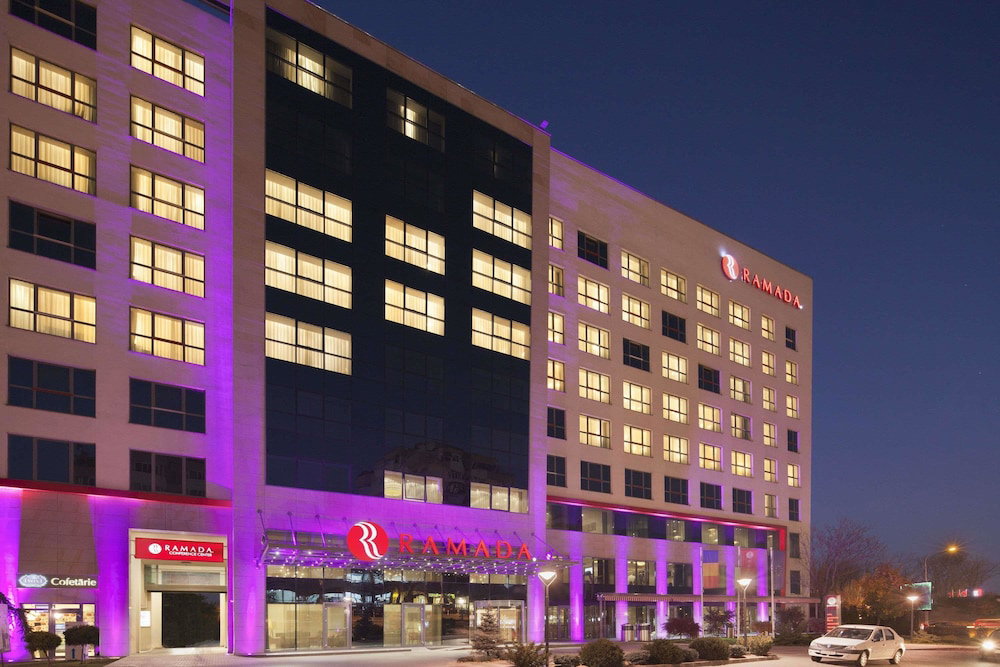 Отель · Ramada by Wyndham Pitesti, Pitesti
