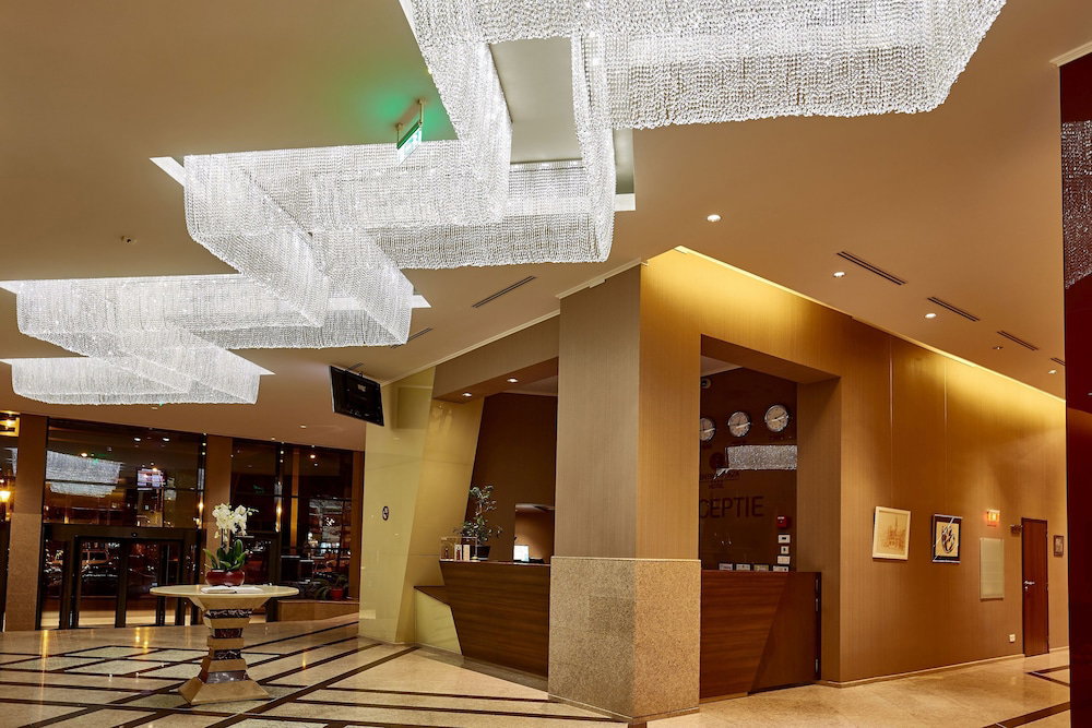 Central Plaza Hotel, Rumanía