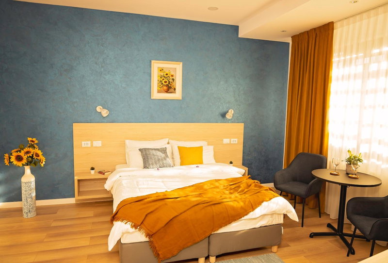 Manolle Boutique, Sector 3, Romania