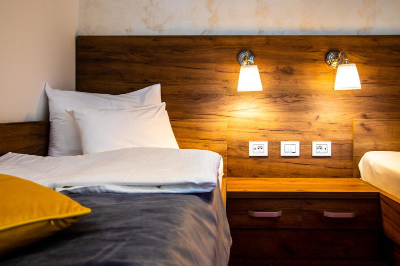 Garni Hotel Royal Crown, Subotica, Serbie