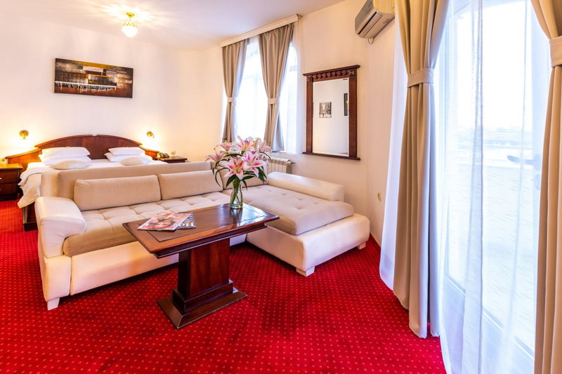 Garni Hotel Royal Crown, Subotica, Serbie