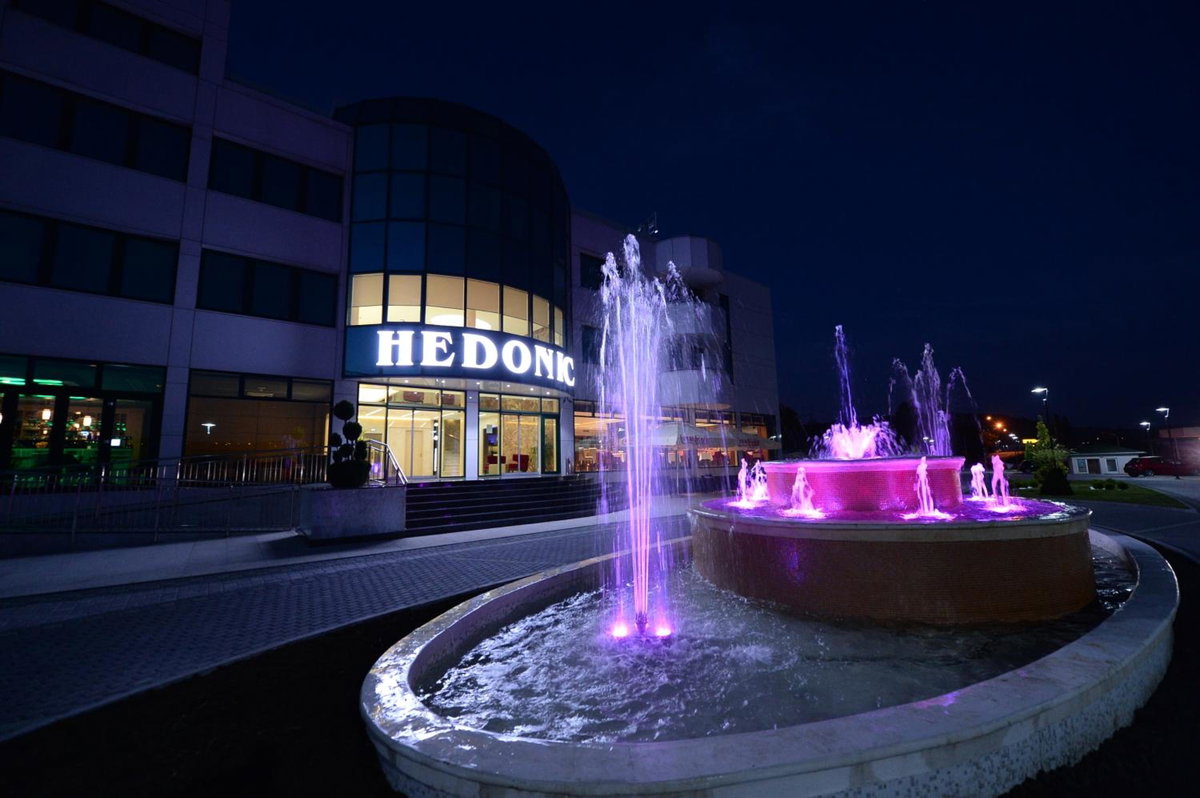 Hotel Hedonic, Serbie