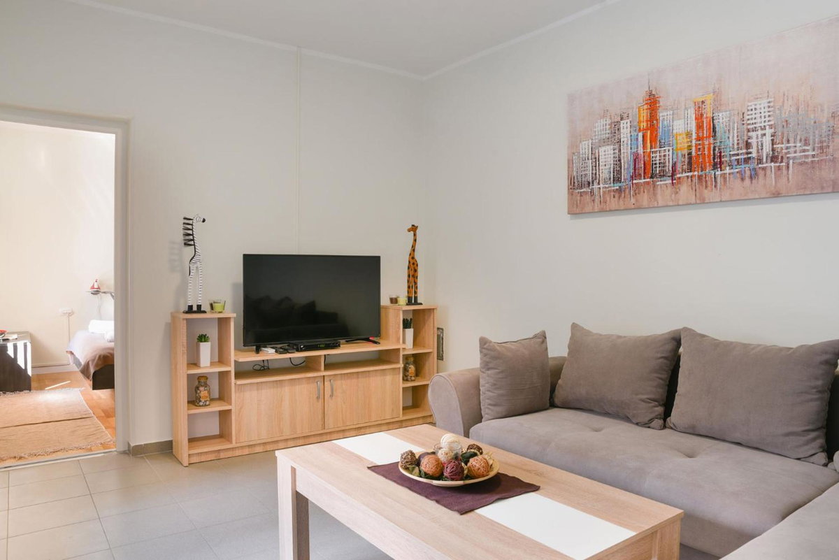 Centar lux 3, Serbia