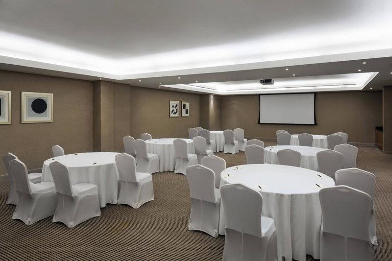 Sheraton Dammam Hotel & Convention Centre, Dammam, Саудовская Аравия
