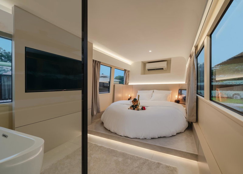 The Bus Collective, Singapur, Singapur
