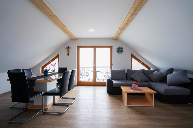 PJ Apartments & Wellness - Hot Tub & Sauna - Free Parking, Cerklje na Gorenjskem, Slovenia