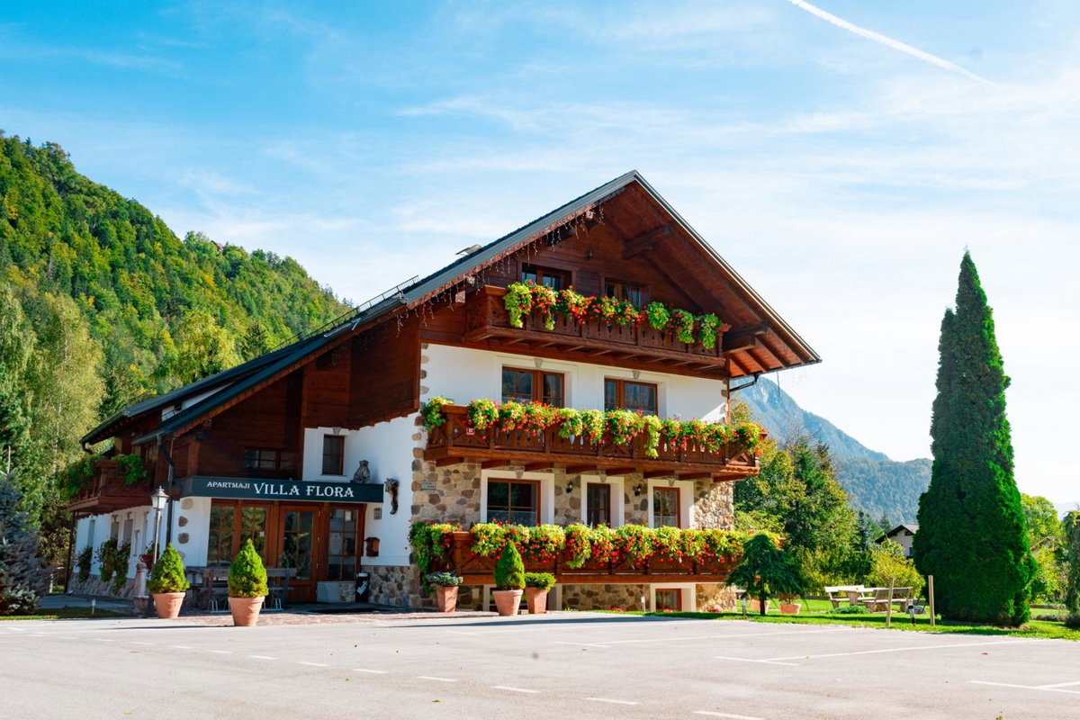 Hotel · Apartments in Villa Flora, Kranjska Gora
