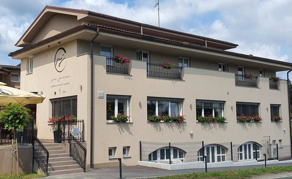 Hotel · Gostilna s prenočišči Pri Janezu, Zgornja Ložnica