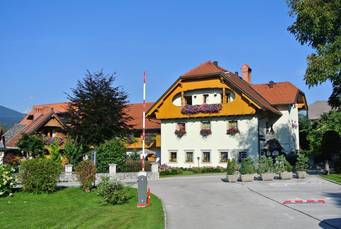 Penzion Mayer, Slovenia