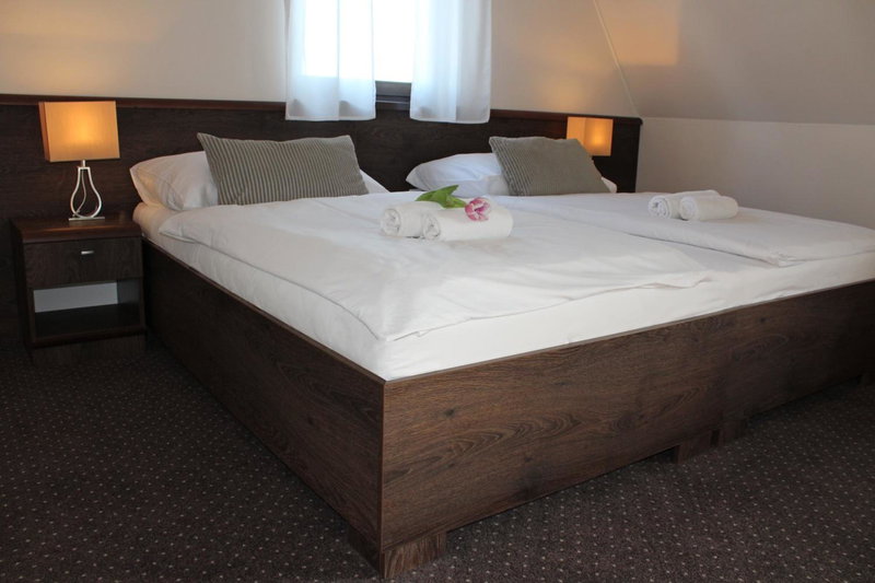 Penzión Wellness & Restaurant Zoborská, free parking, Nitra, Slovakia