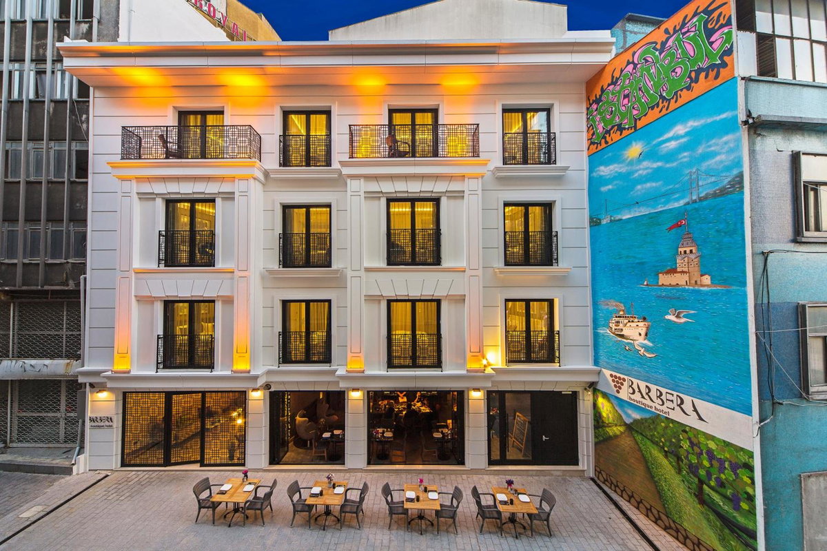 Hotel · Barbera Hotel, Eminoenue
