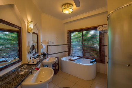 Sea Cliff Resort & Spa, Mangapwani, Танзания