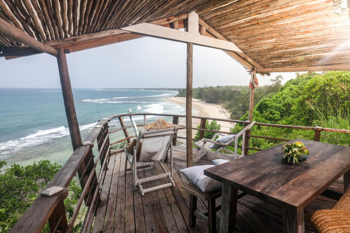 The Overhang, Tanzanie