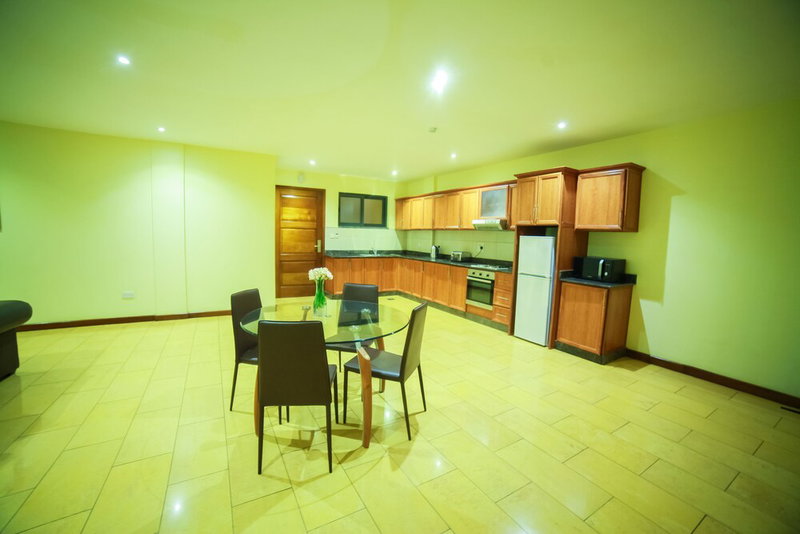 Bukoto Heights Apartments, Kampala, Уганда