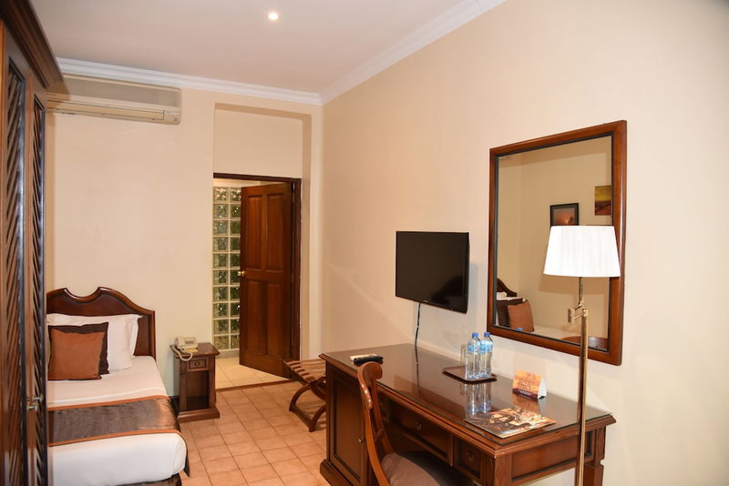 Speke Hotel, Kampala, Уганда