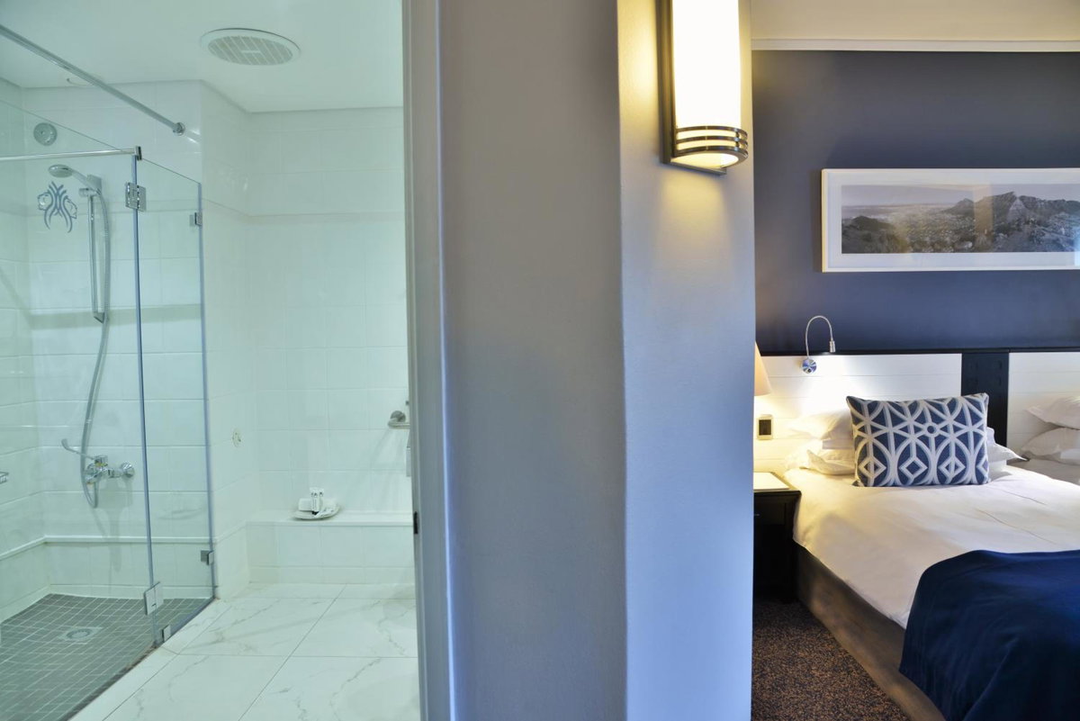 Hotel · The Commodore Hotel, Cape Town