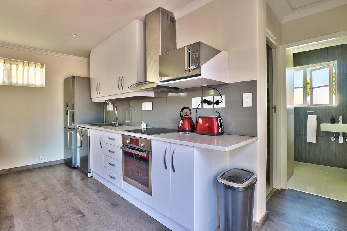 Hotel · Nova Constantia Boutique Residence, Retreat