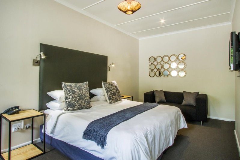 Hlangana Lodge, Oudtshoorn, South Africa