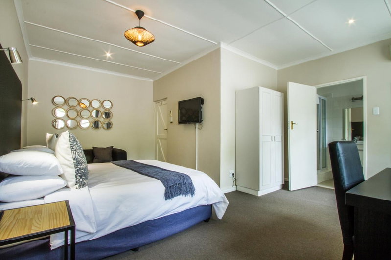 Hlangana Lodge, Oudtshoorn, South Africa